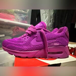 Woman’s Nike airmax 90